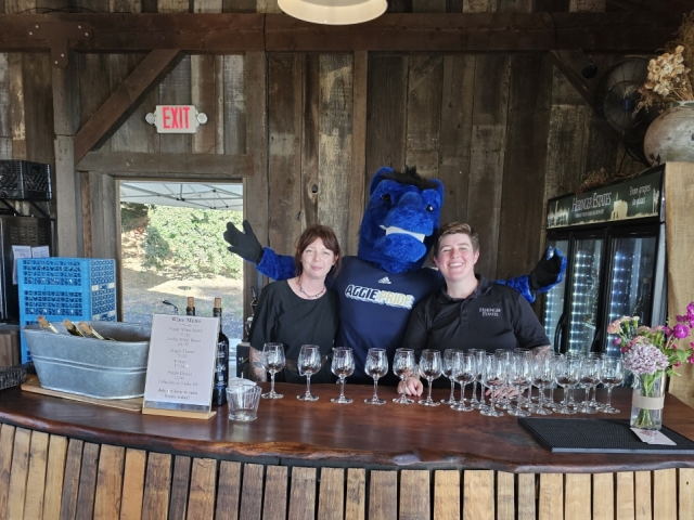 Gunrock poses at a UC Davis Athletics kick-off event held at alumni-owned winery Heringer Estates in August 2025.